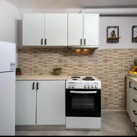 Silvia'S Apartments *